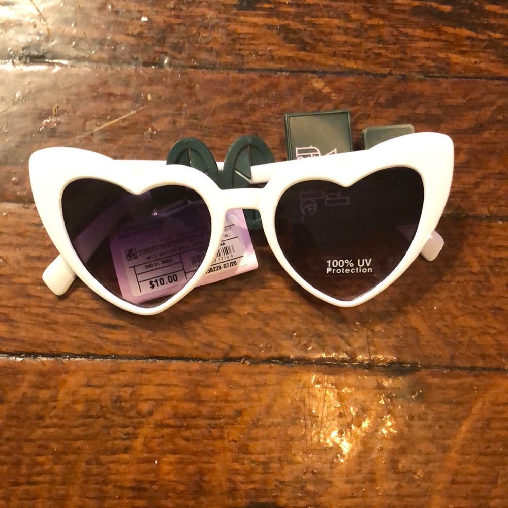 Wild Fable Heart Shaped Sunglasses - Picture 2 of 3